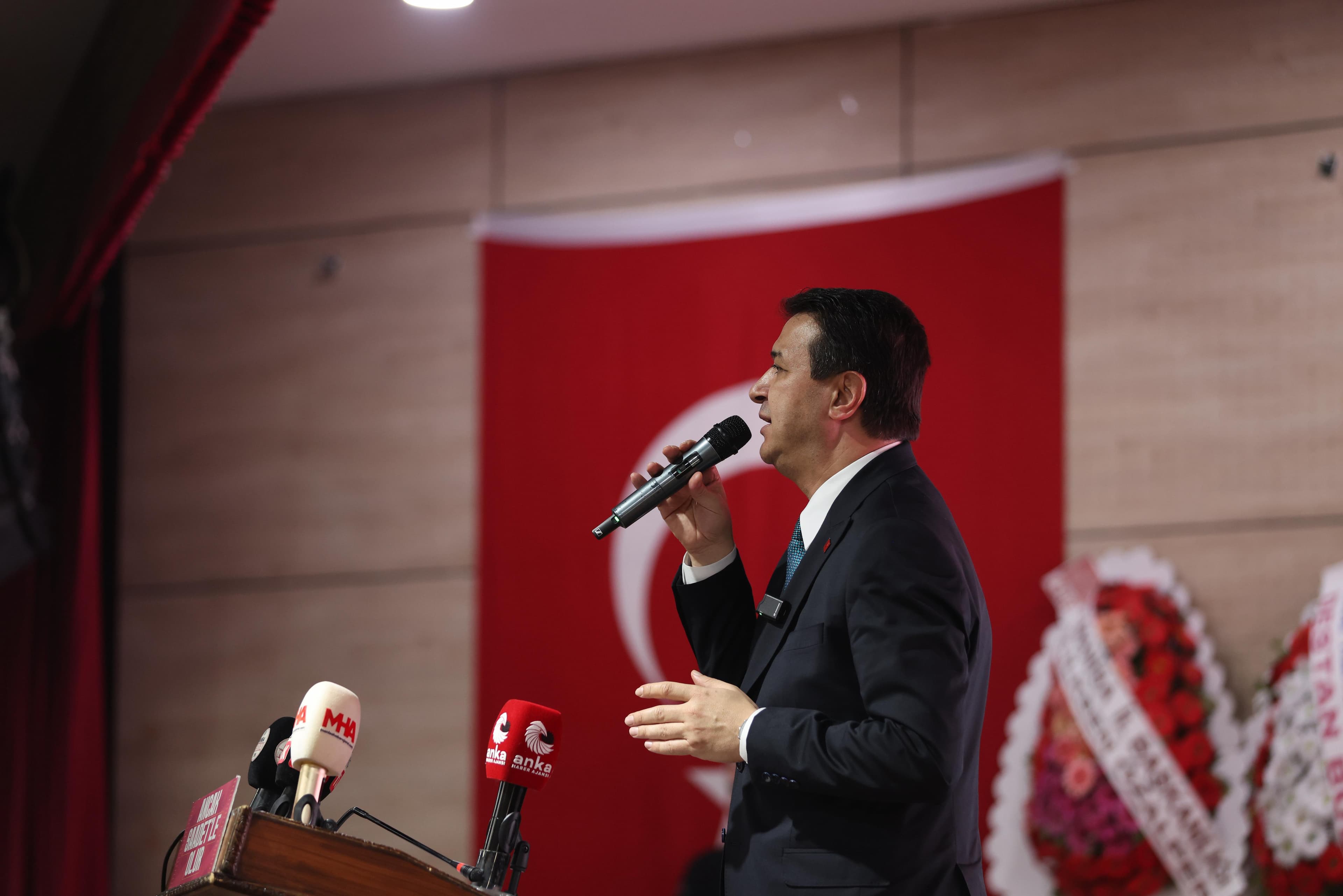 Bu İktidar Emekliyi Sefalette Eşitlemeye Kafa Koymuş!